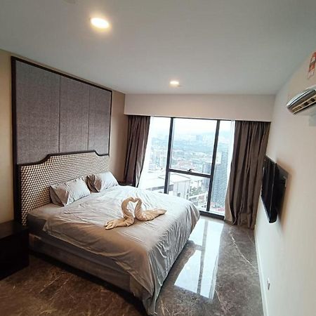Platinum Suite 2 New Kl Cbd New Luxury Condo With Best Infinity View To Klcc Twin Towers Pool Kuala Lumpur Exteriör bild